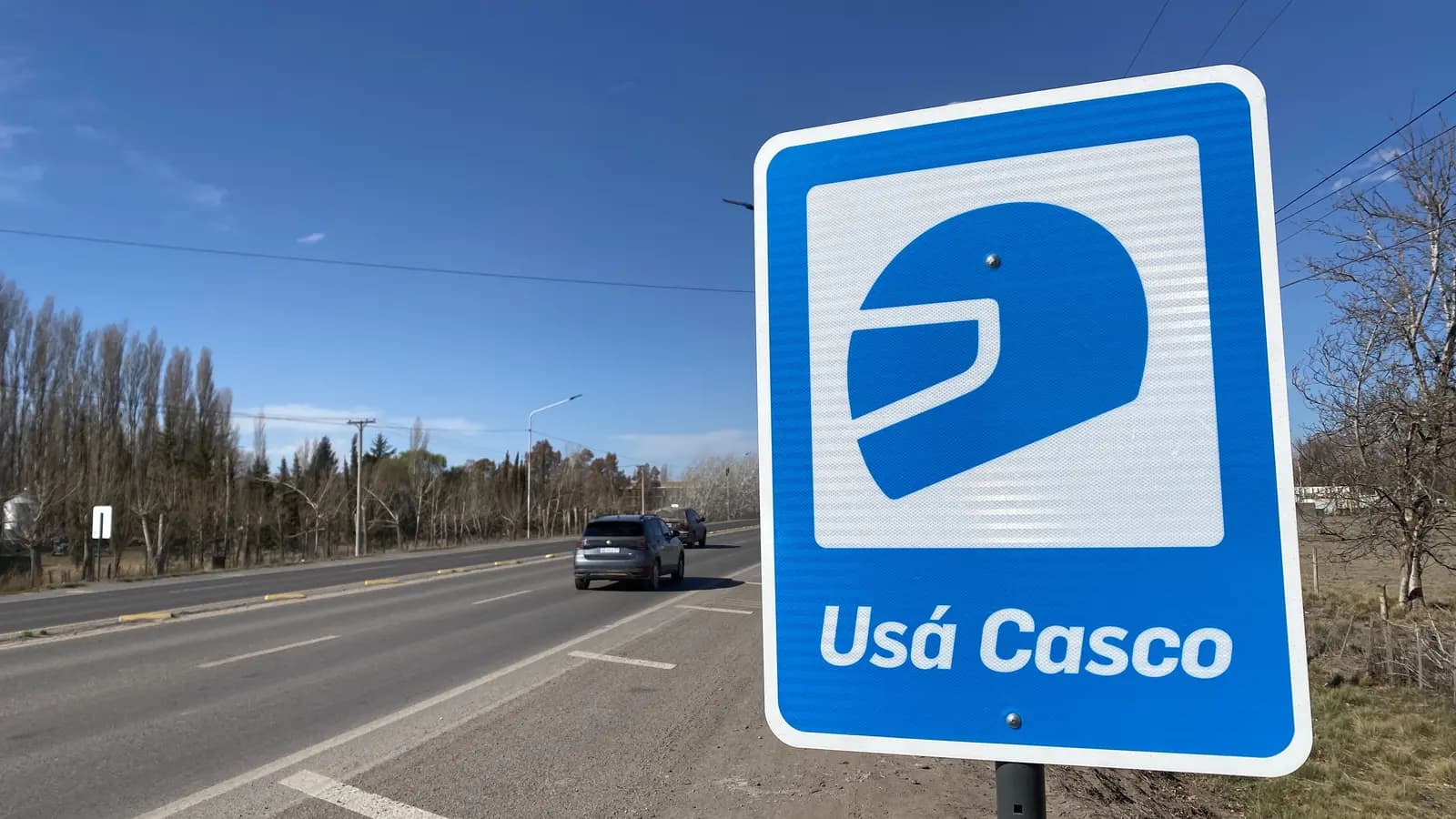 Fábrica de señales viales y cartelería de tránsito de alta visibilidad